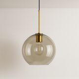 Pendente de Vidro Âmbar Esfera Dourado Design Elegante