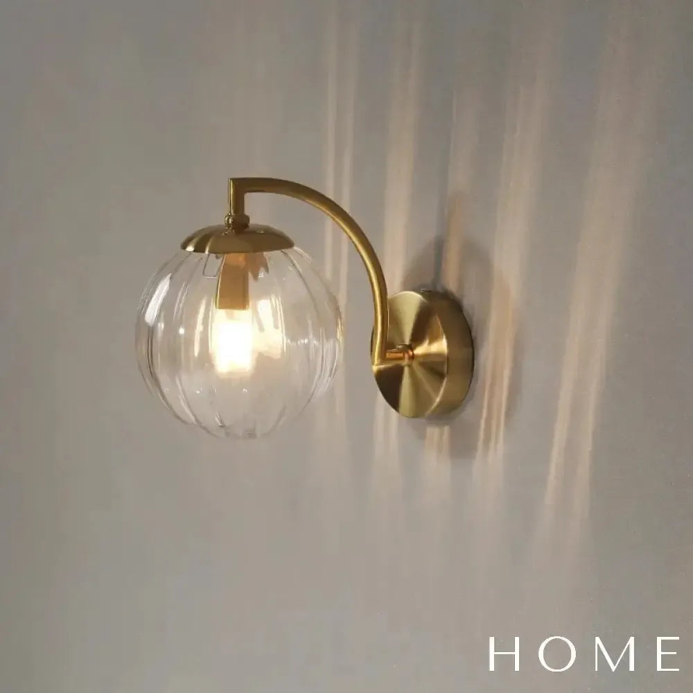 Arandela Dourada de Metal e Vidro Estilo Nórdico Vika - homedecor