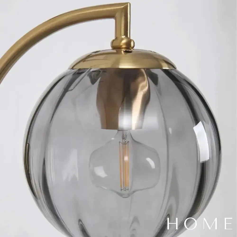 Arandela Dourada de Metal e Vidro Estilo Nórdico Vika - homedecor