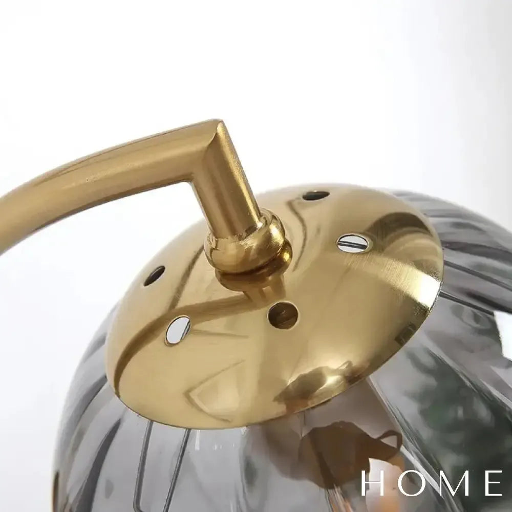 Arandela Dourada de Metal e Vidro Estilo Nórdico Vika - homedecor