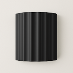 Arandela Funny | Design Canelado em Resina Fosca