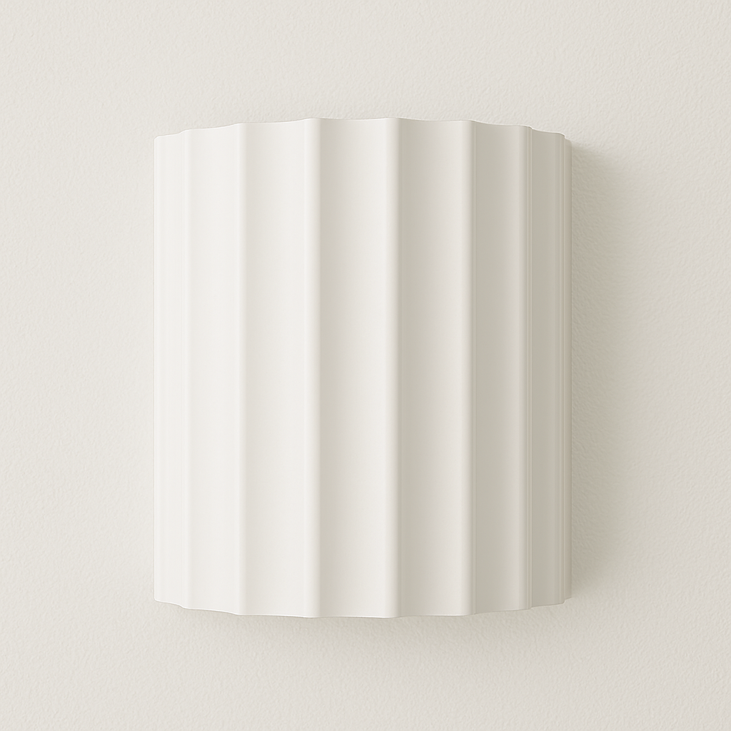 Arandela Funny | Design Canelado em Resina Fosca