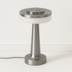 Abajur Moderno Minimalista Cônico | LED Integrado e Design de Luxo